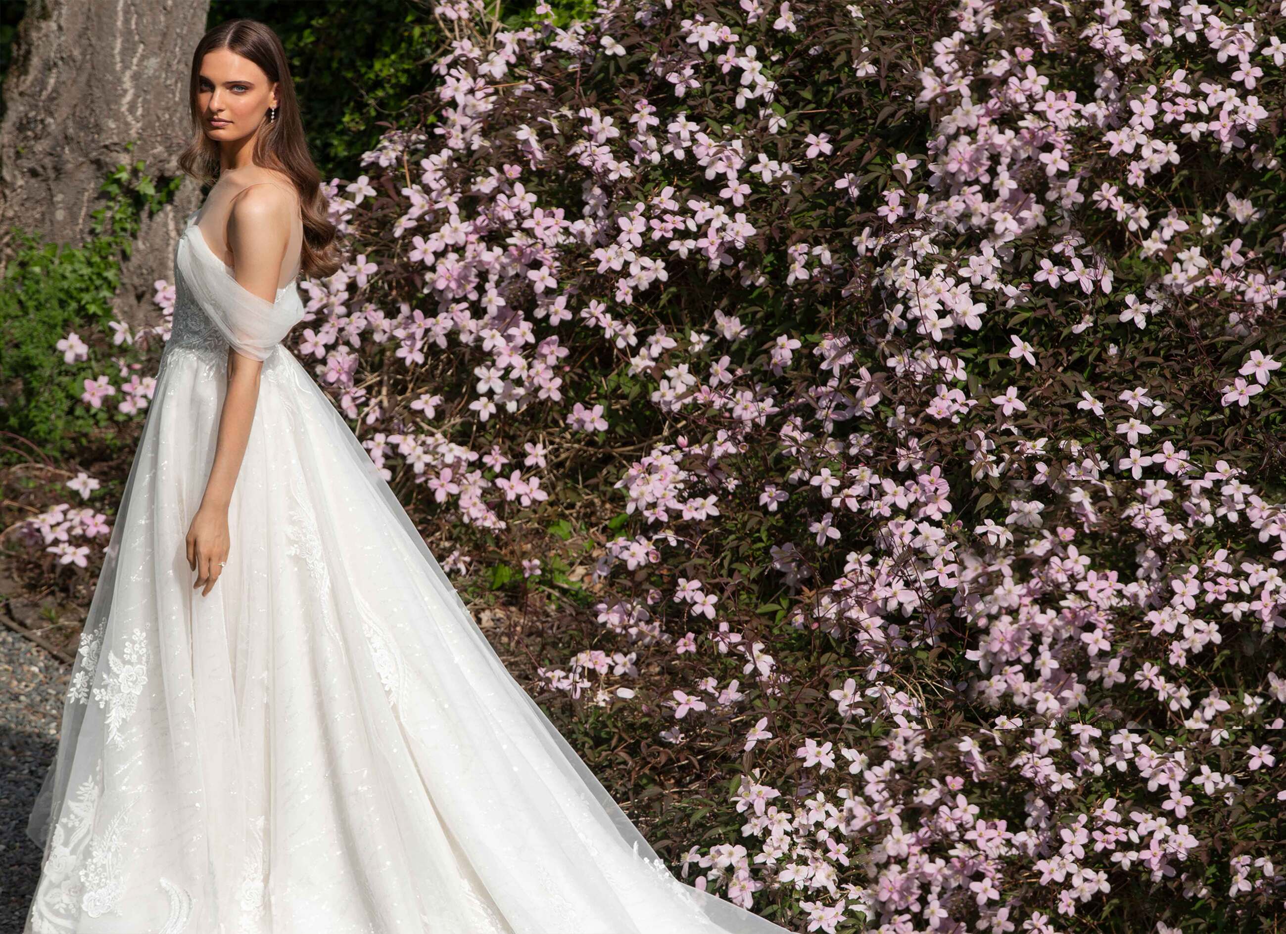 Photo of model wearing a white Eleganza Sposa Wedding Dress in Glasgow, UK